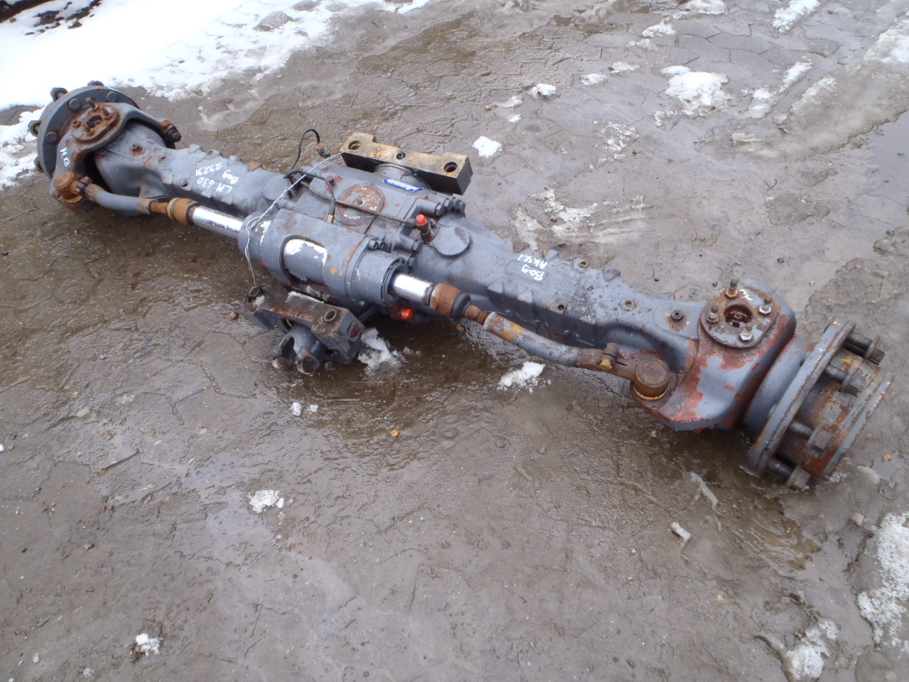 Punte spate New Holland LM630 (DANA Spicer 212/285)