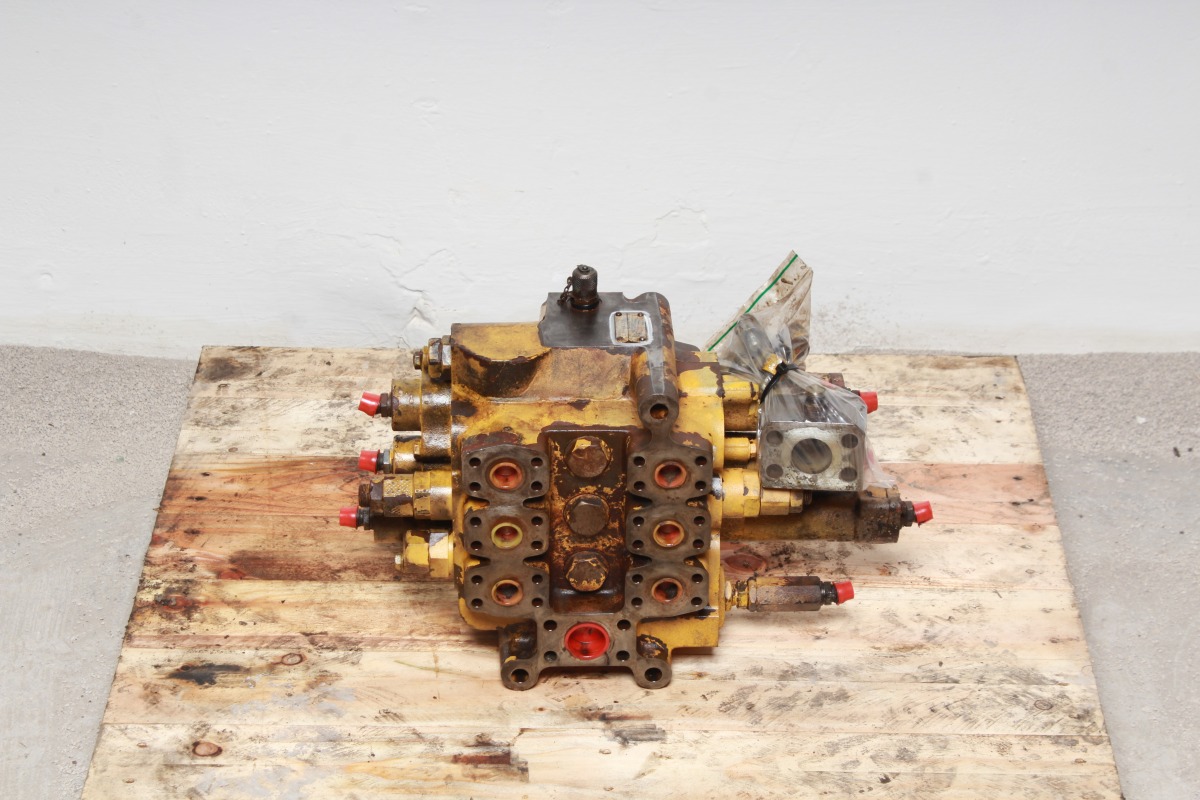 Distribuitor hidraulic principal Volvo L70