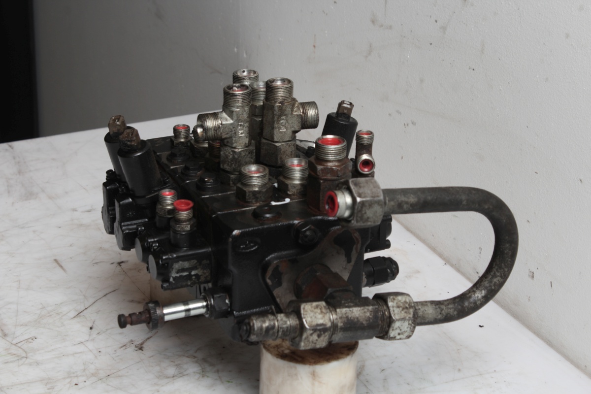 Distribuitor hidraulic principal Dieci Agri Pivot T60