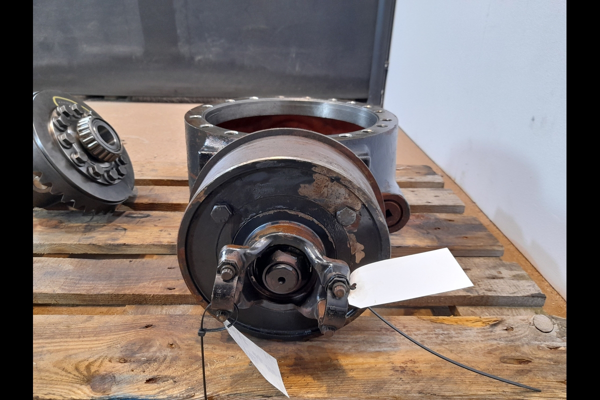 Diferențial complet punte spate JCB 426 (ZF MT-L3075)