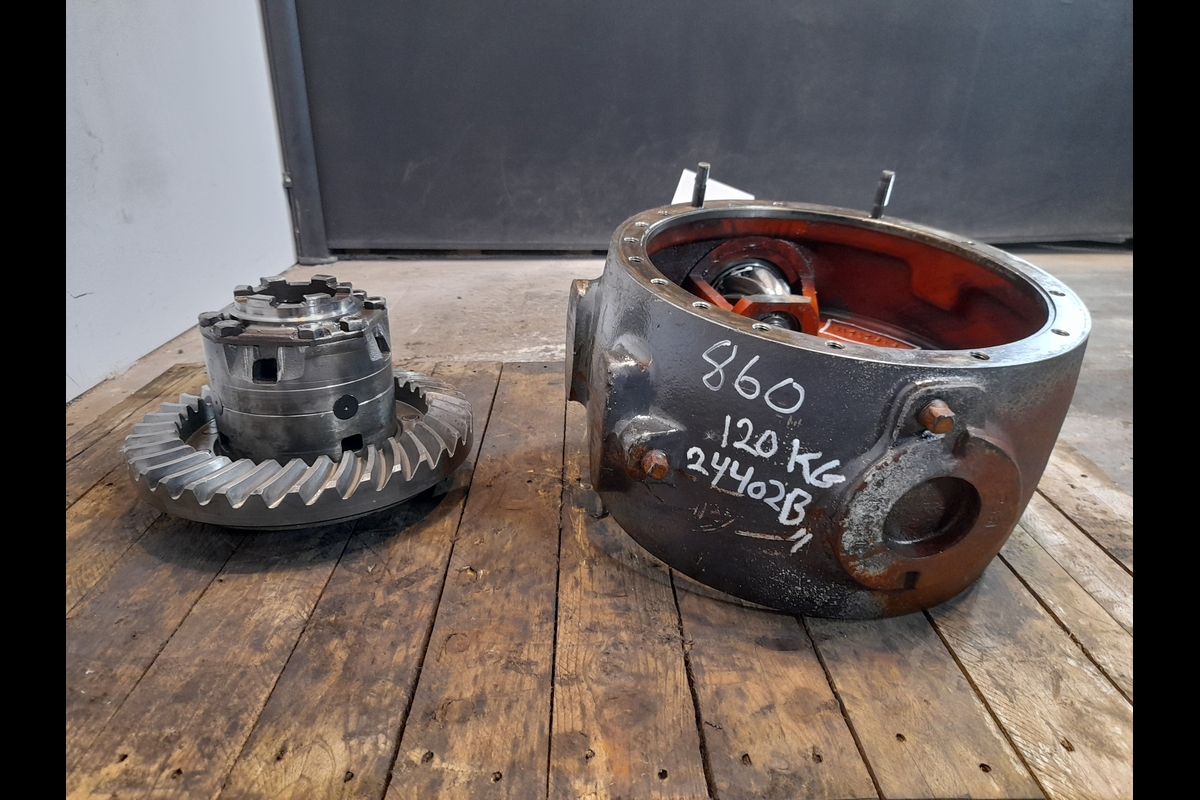 Diferențial complet punte spate Fermec 860