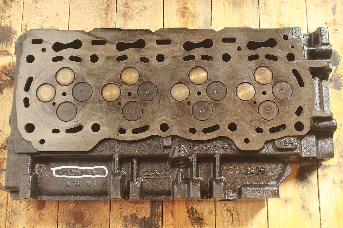 Chiulasă Hydrema 912 D