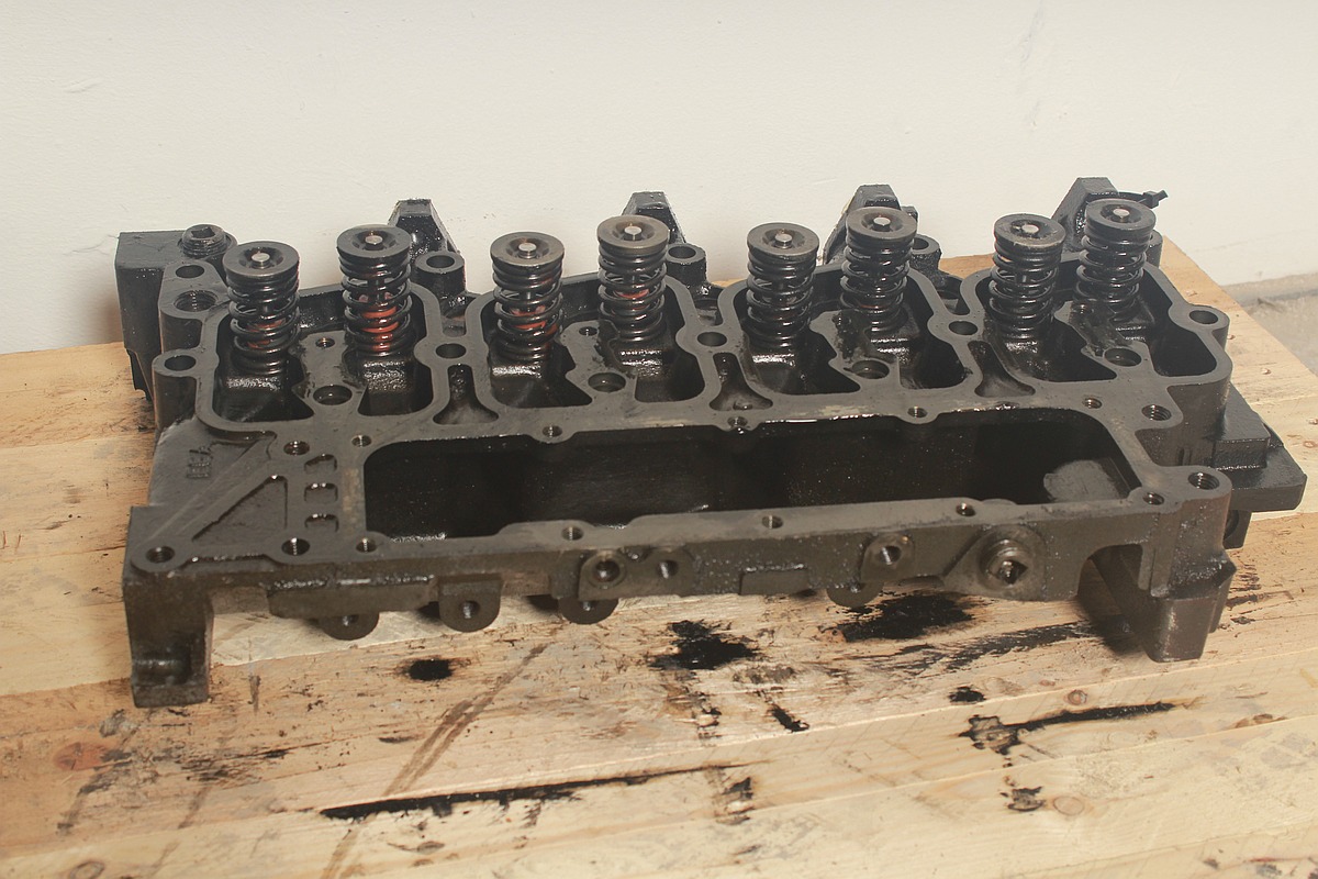 Chiulasă New Holland LB115