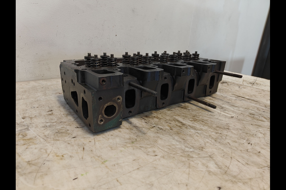 Chiulasă Volvo ECR 145EL